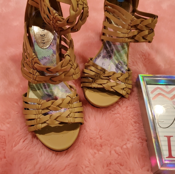 Madden Girl tan heels - Picture 7 of 16